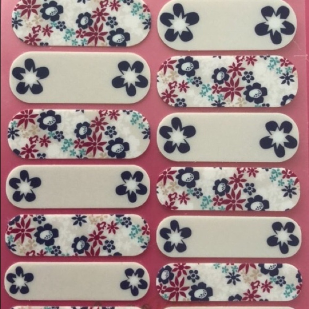 Bold & beautiful jamberry nail wrap